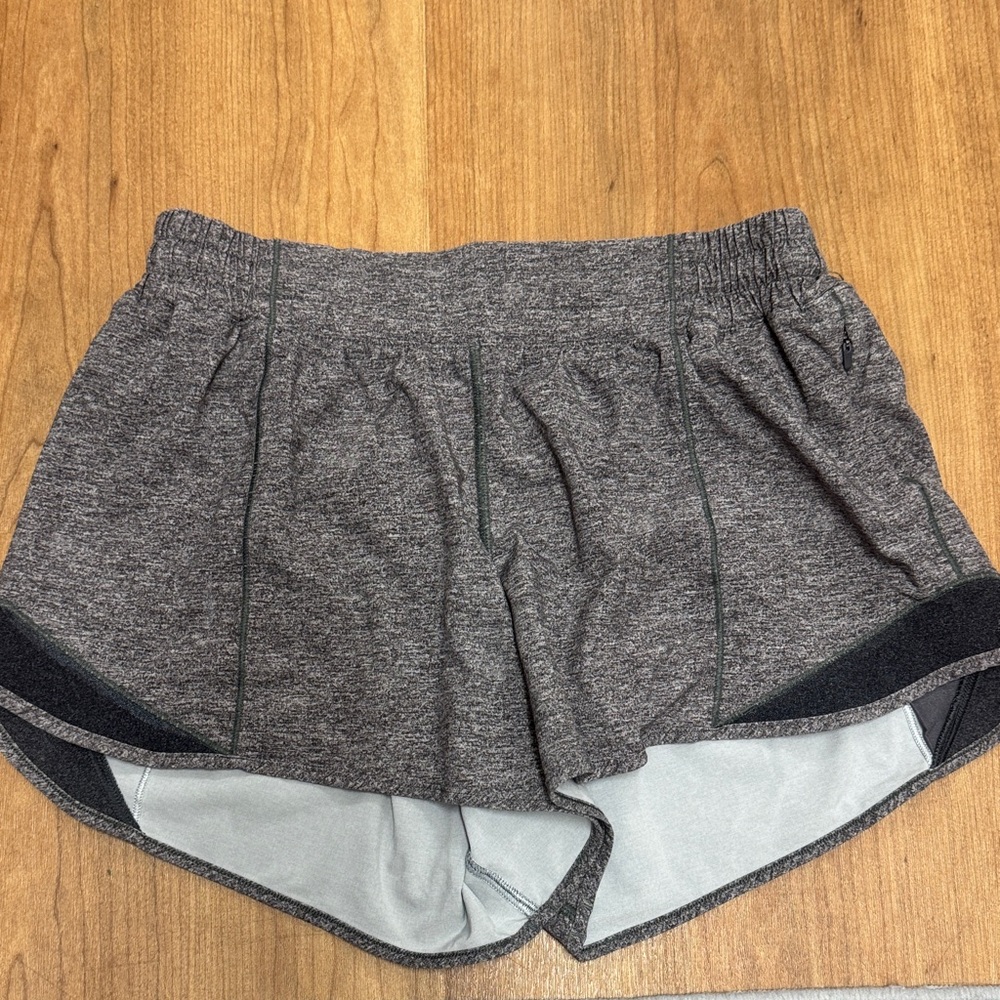 Lululemon Hotty Hot Heather Grey !!